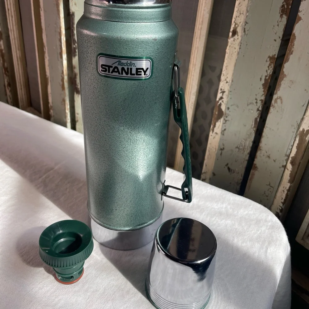 VTG Stanley Aladdin Green Thermos A-944DH  1 Quart  Made In USA Excellent Cond. - Picture 2 of 12